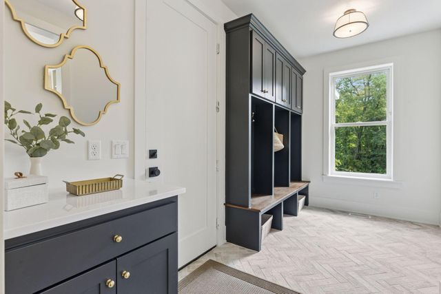 804 Great Oaks Trail, Eagan, MN 55123