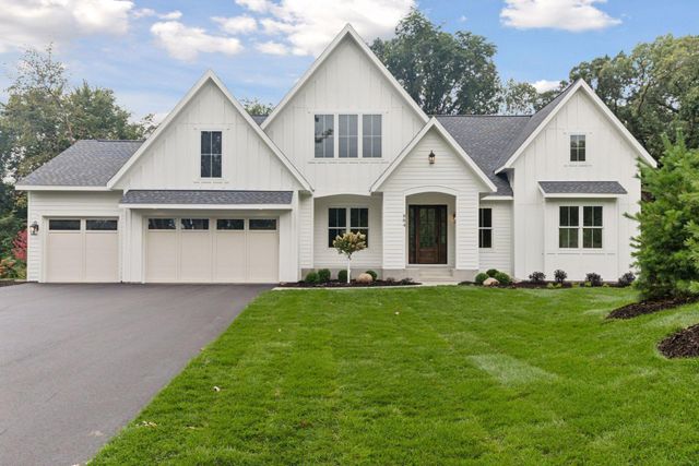 804 Great Oaks Trail, Eagan, MN 55123