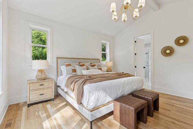 804 Great Oaks Trail, Eagan, MN 55123