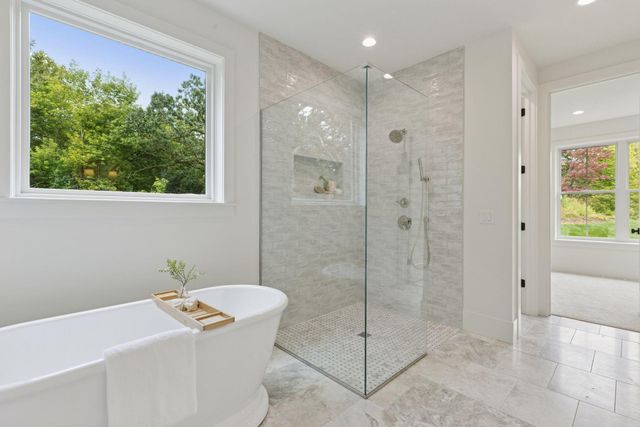 804 Great Oaks Trail, Eagan, MN 55123