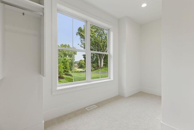 804 Great Oaks Trail, Eagan, MN 55123