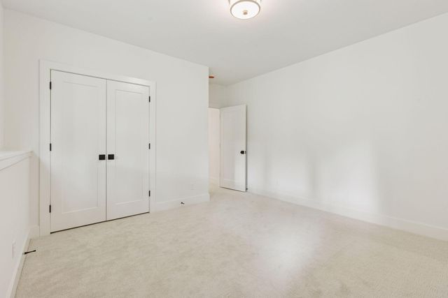 804 Great Oaks Trail, Eagan, MN 55123