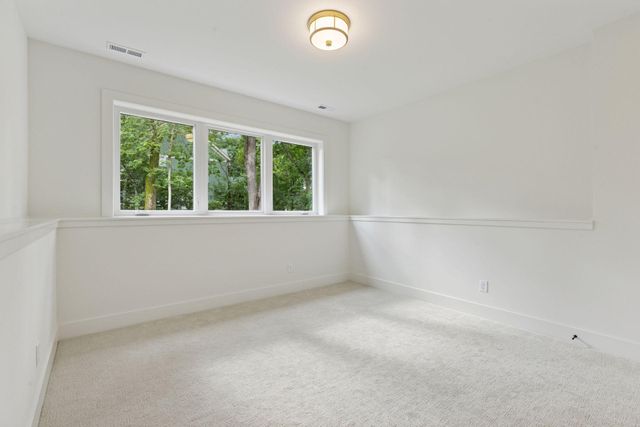 804 Great Oaks Trail, Eagan, MN 55123