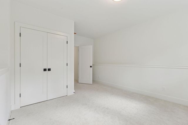 804 Great Oaks Trail, Eagan, MN 55123