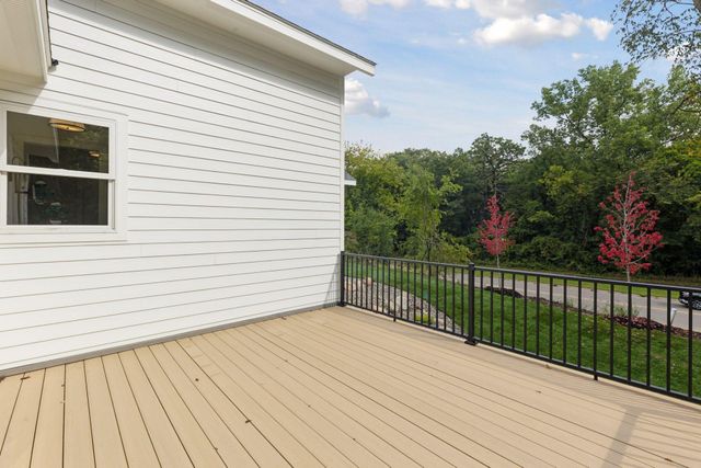 804 Great Oaks Trail, Eagan, MN 55123