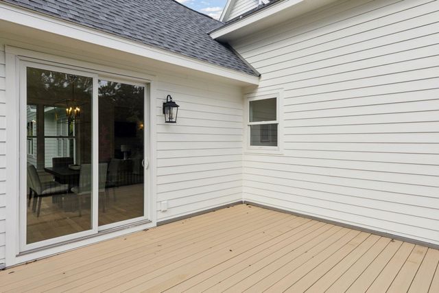 804 Great Oaks Trail, Eagan, MN 55123