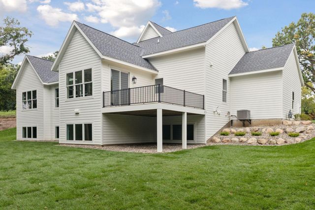 804 Great Oaks Trail, Eagan, MN 55123