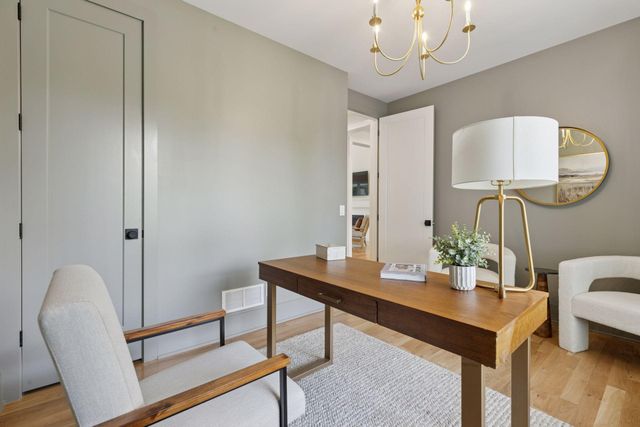 804 Great Oaks Trail, Eagan, MN 55123