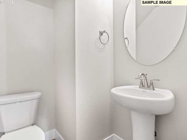 504 Ne TRILLIUM Dr, Estacada, OR 97023