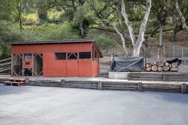 800 Lewis Road, Royal Oaks, CA 95076