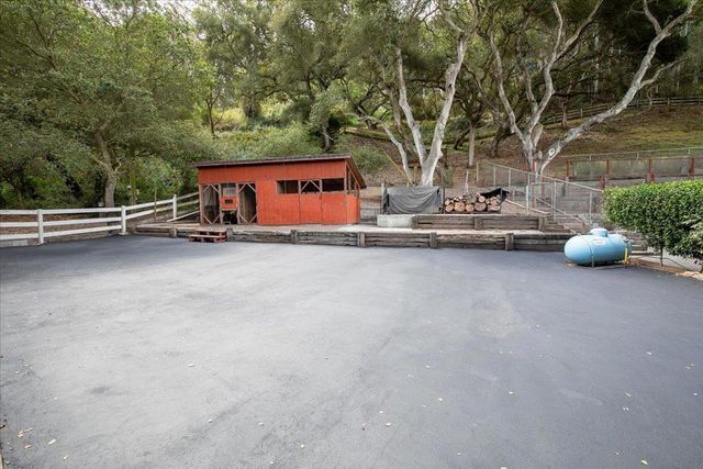 800 Lewis Road, Royal Oaks, CA 95076