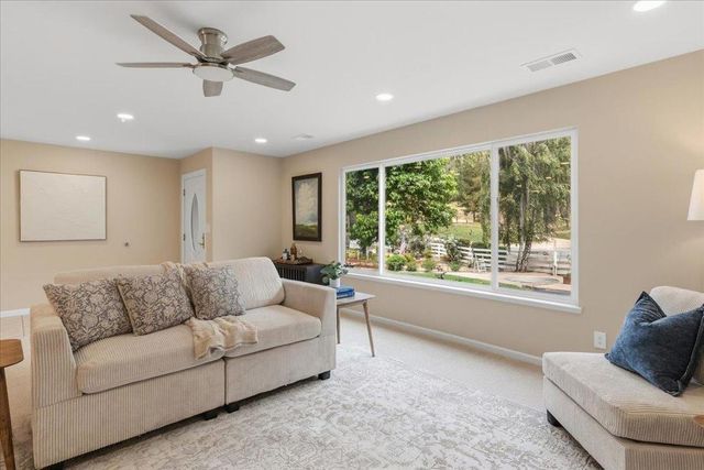 800 Lewis Road, Royal Oaks, CA 95076
