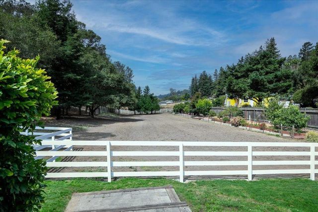800 Lewis Road, Royal Oaks, CA 95076