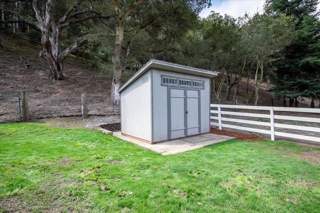 800 Lewis Road, Royal Oaks, CA 95076