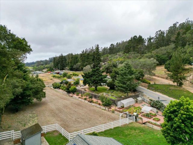 800 Lewis Road, Royal Oaks, CA 95076