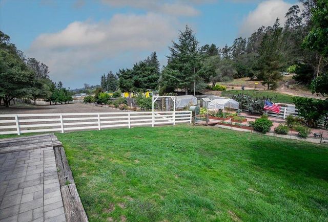 800 Lewis Road, Royal Oaks, CA 95076
