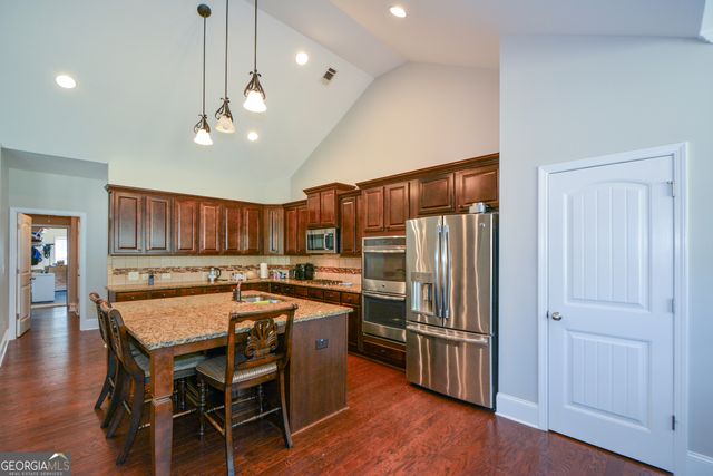 125 Haddonstone Drive, Fayetteville, GA 30215