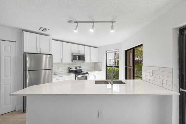 439 NW 36TH Avenue, Deerfield Beach, FL 33442