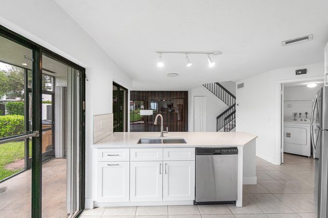 439 NW 36TH Avenue, Deerfield Beach, FL 33442