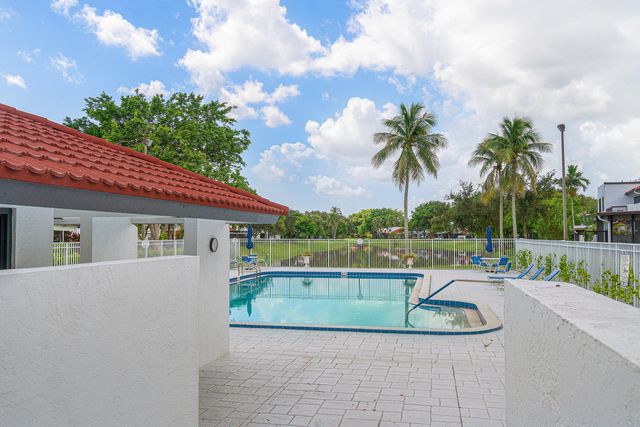 439 NW 36TH Avenue, Deerfield Beach, FL 33442