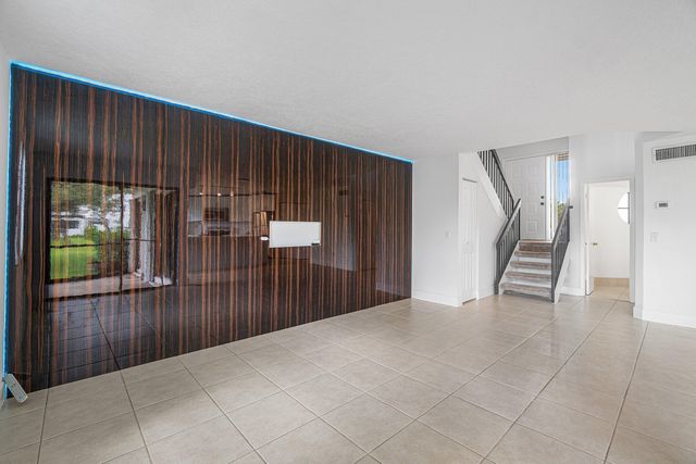 439 NW 36TH Avenue, Deerfield Beach, FL 33442