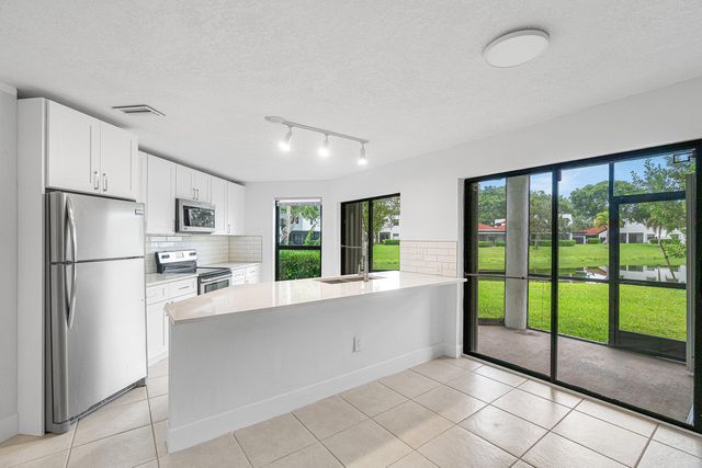 439 NW 36TH Avenue, Deerfield Beach, FL 33442
