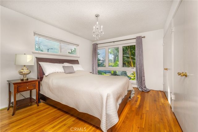6922 Woodlake Avenue, West Hills, CA 91307