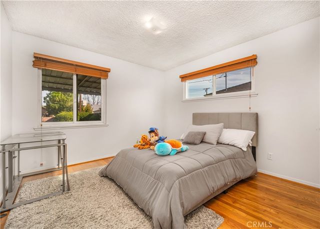 6922 Woodlake Avenue, West Hills, CA 91307