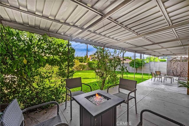 6922 Woodlake Avenue, West Hills, CA 91307