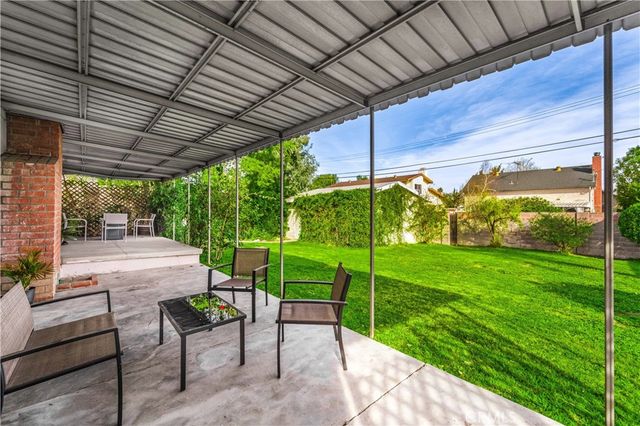 6922 Woodlake Avenue, West Hills, CA 91307
