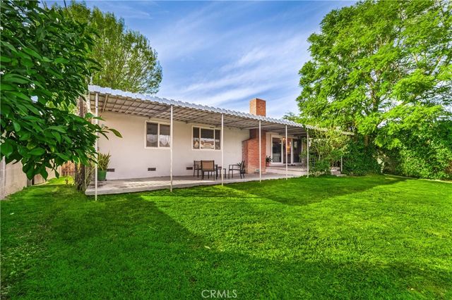 6922 Woodlake Avenue, West Hills, CA 91307