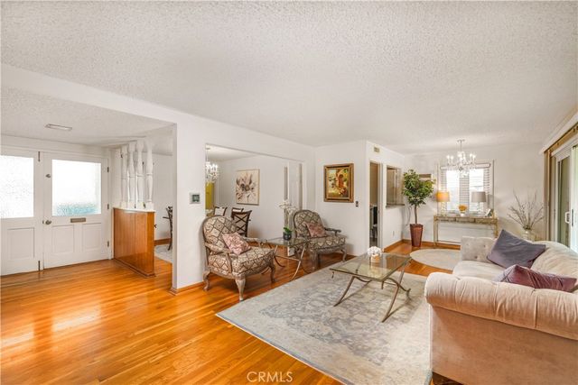 6922 Woodlake Avenue, West Hills, CA 91307