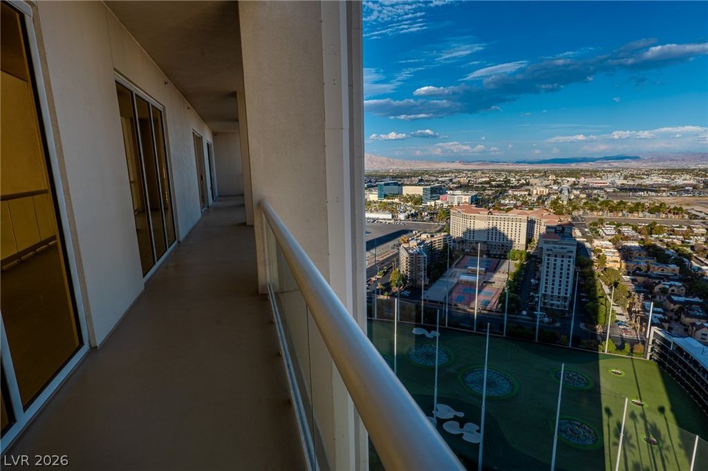 135 East Harmon Avenue 3214, Las Vegas, NV 89109 — exterior