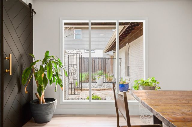 8720 Tallwood DR, Austin, TX 78759