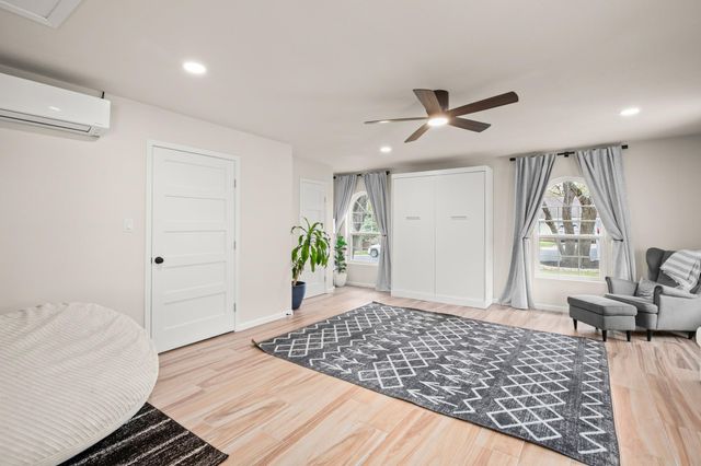 8720 Tallwood DR, Austin, TX 78759