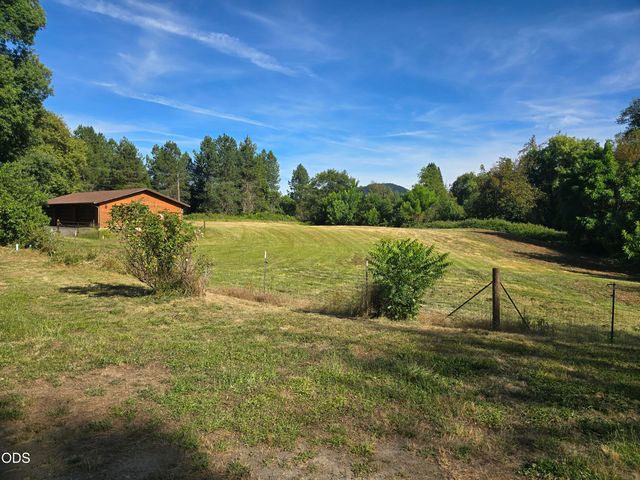 4161 Riverbanks Road, Grants Pass, OR 97527