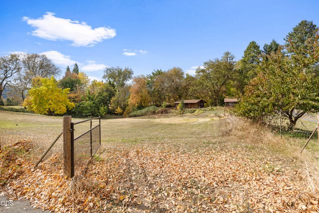 4161 Riverbanks Road, Grants Pass, OR 97527