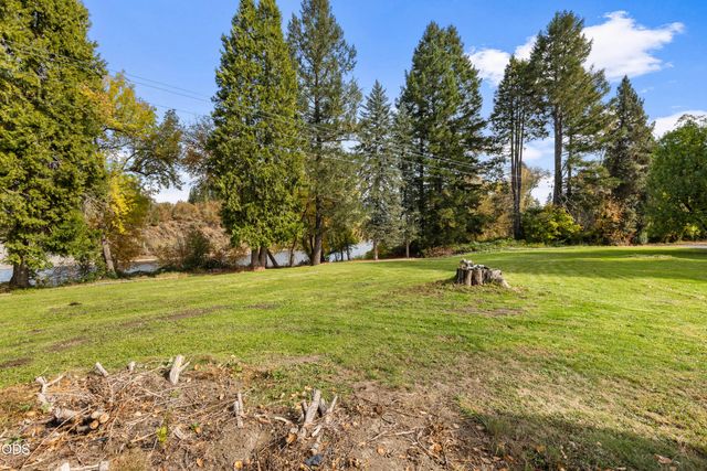 4161 Riverbanks Road, Grants Pass, OR 97527