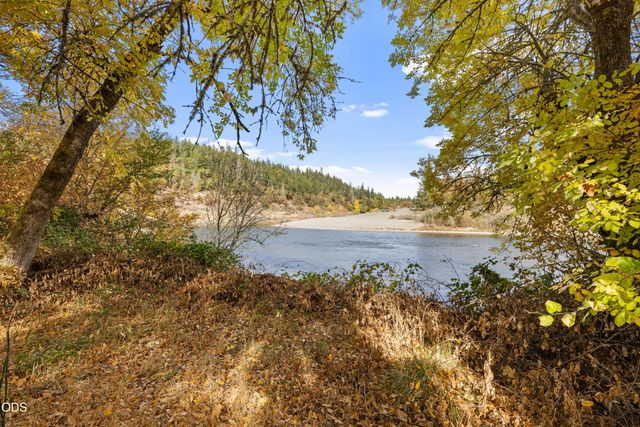 4161 Riverbanks Road, Grants Pass, OR 97527