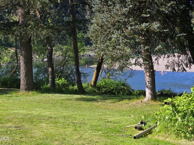 4161 Riverbanks Road, Grants Pass, OR 97527