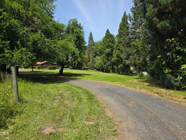 4161 Riverbanks Road, Grants Pass, OR 97527