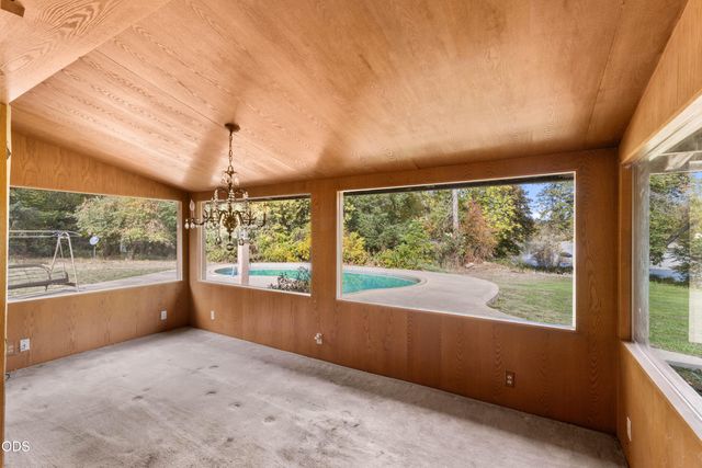 4161 Riverbanks Road, Grants Pass, OR 97527