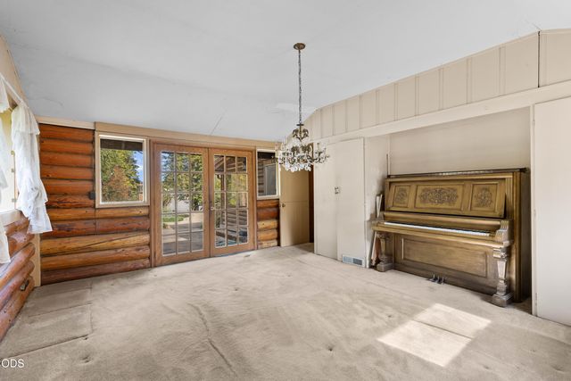 4161 Riverbanks Road, Grants Pass, OR 97527