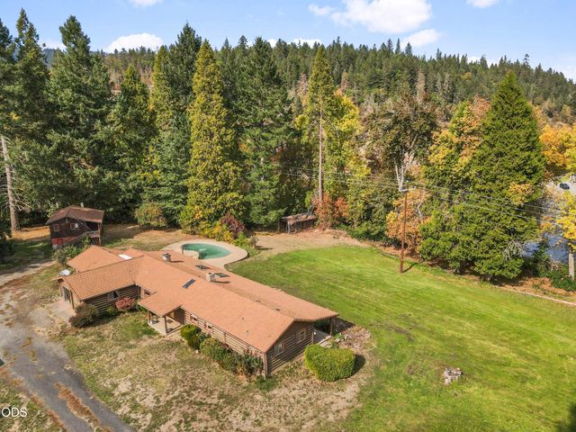 4161 Riverbanks Road, Grants Pass, OR 97527
