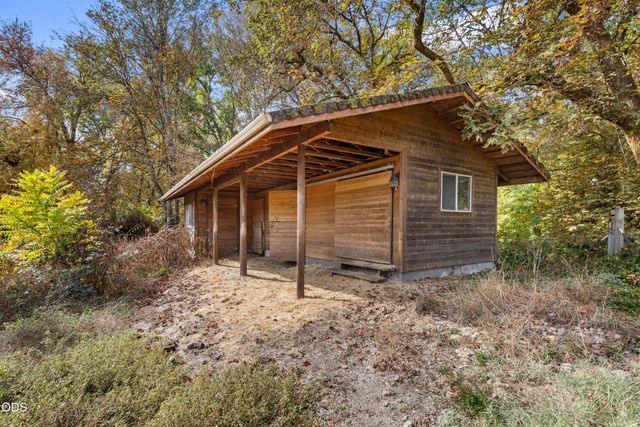 4161 Riverbanks Road, Grants Pass, OR 97527