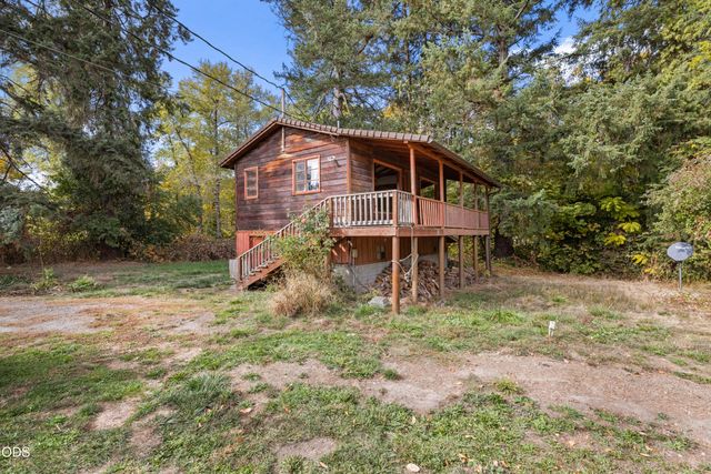 4161 Riverbanks Road, Grants Pass, OR 97527