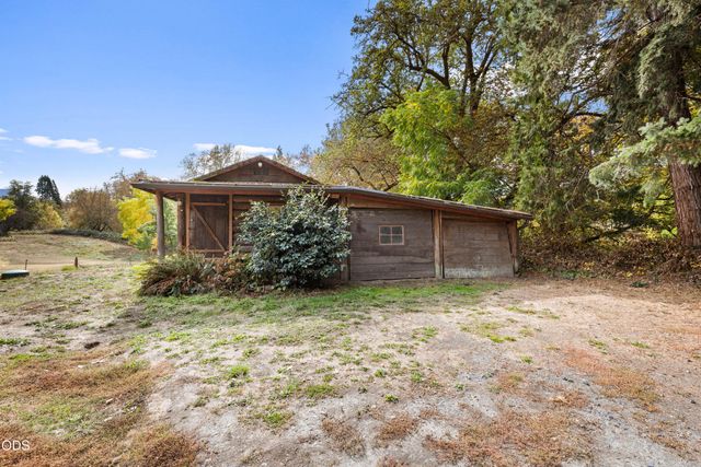 4161 Riverbanks Road, Grants Pass, OR 97527