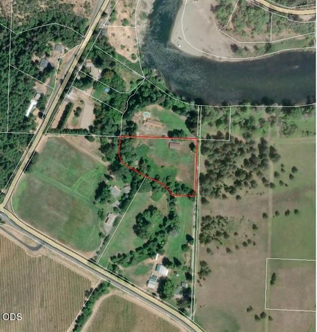 4161 Riverbanks Road, Grants Pass, OR 97527