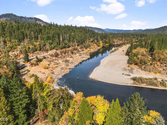 4161 Riverbanks Road, Grants Pass, OR 97527