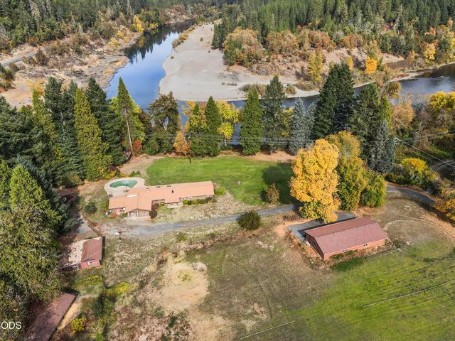 4161 Riverbanks Road, Grants Pass, OR 97527